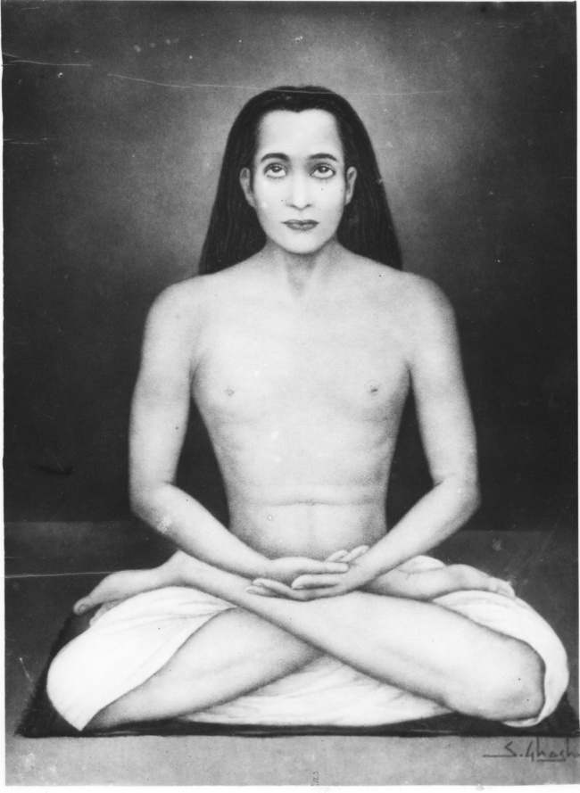 Babaji-full-lotus-posture-black-and-white