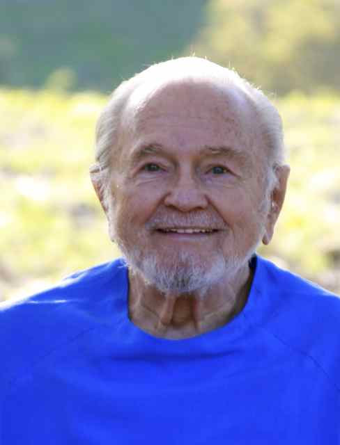 Swami-Kriyananda-in-blue-habit-2009